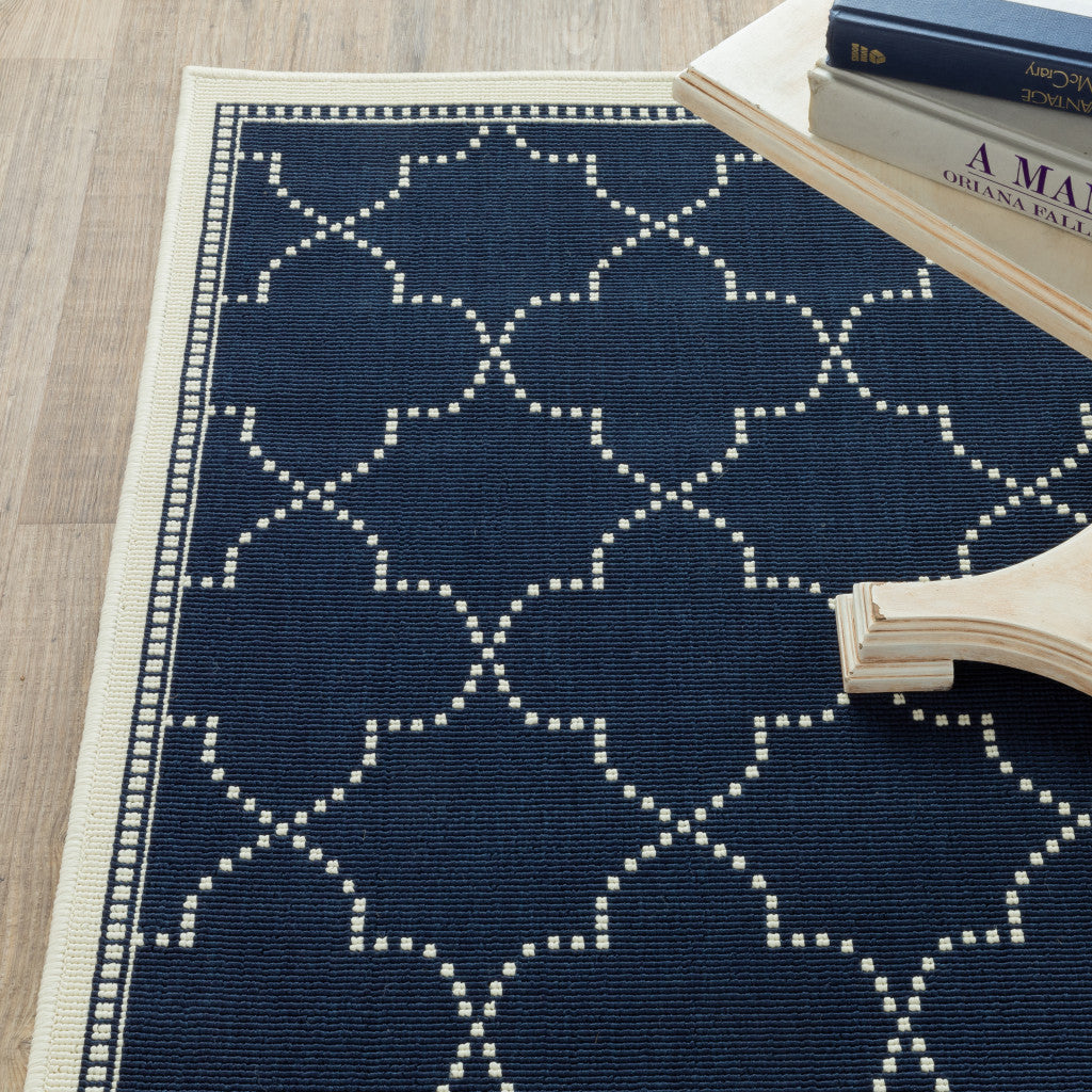 Stylish and Contemporary Outdoor and Indoor Area Rugs with Geometric Design in Stain-Resistant Polypropylene Fabric for Patio and Living Spaces