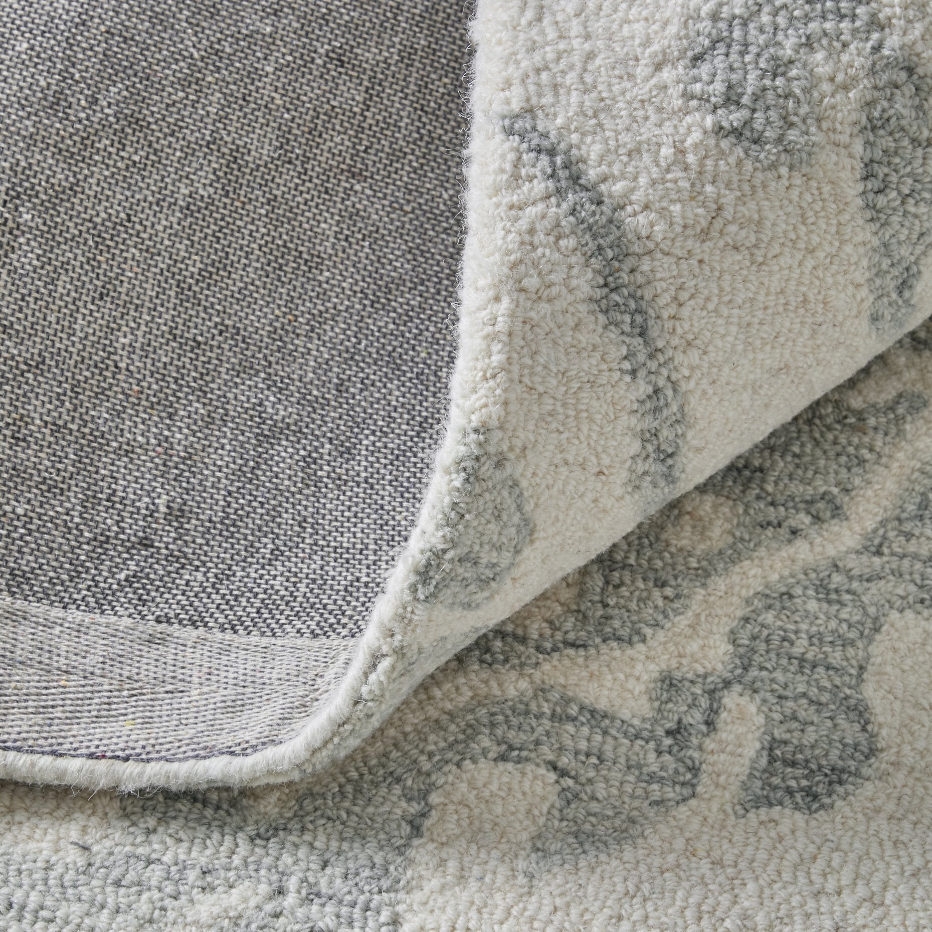 Belfort Hand-Tufted Wool Area Rug - Exquisite Floral and Botanical Patterns for a Graceful Home Decor Style