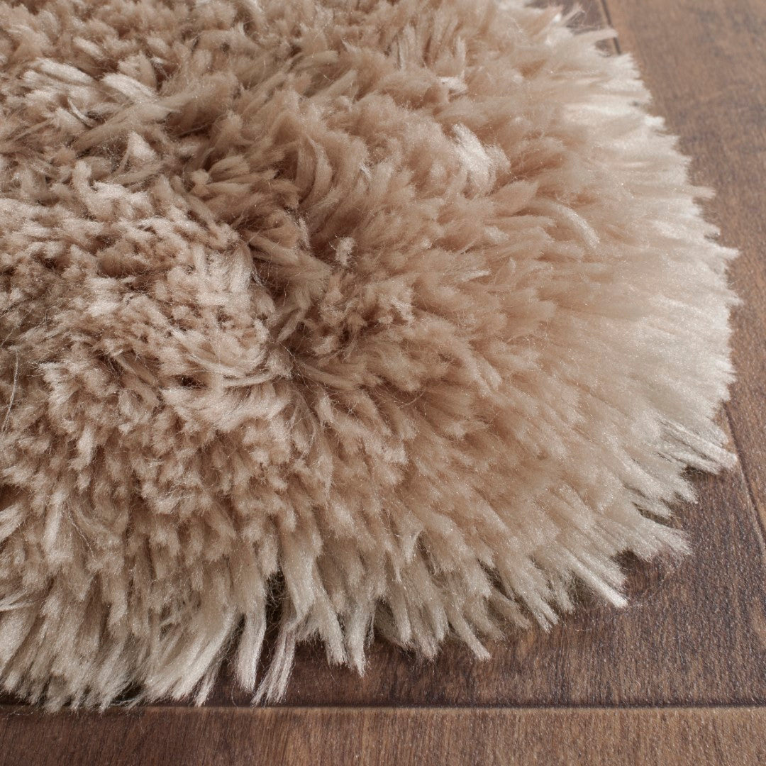 Exquisite Arctic Shag Style Hand-Tufted Polyester Area Rug with a Sumptuous 3-Inch Pile Height for Comfortable and Cozy Living Spaces