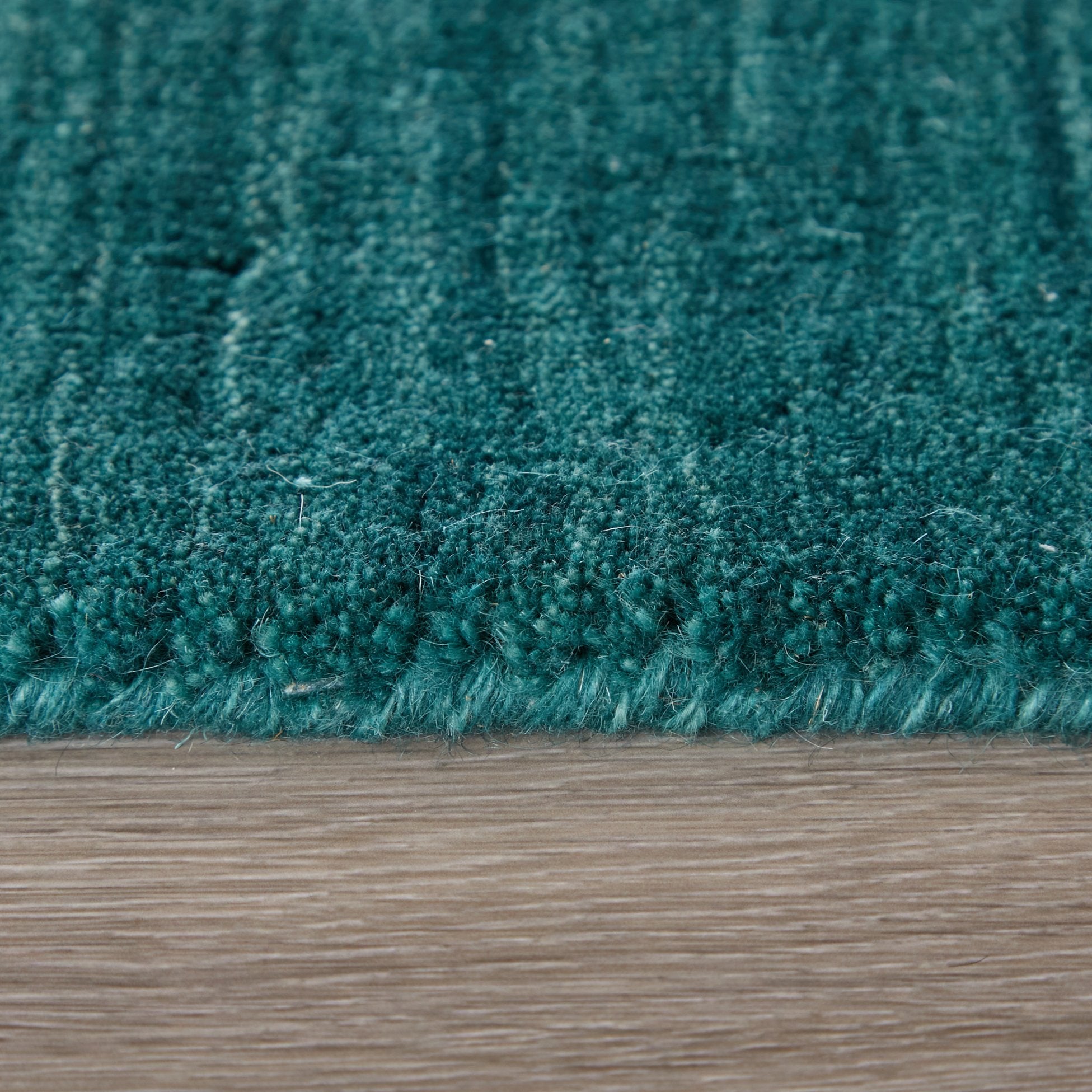 Stylish and Stain-Resistant Hand Woven Wool Area Rug - Luna Collection, Perfect for High Traffic Spaces and Interior Decor