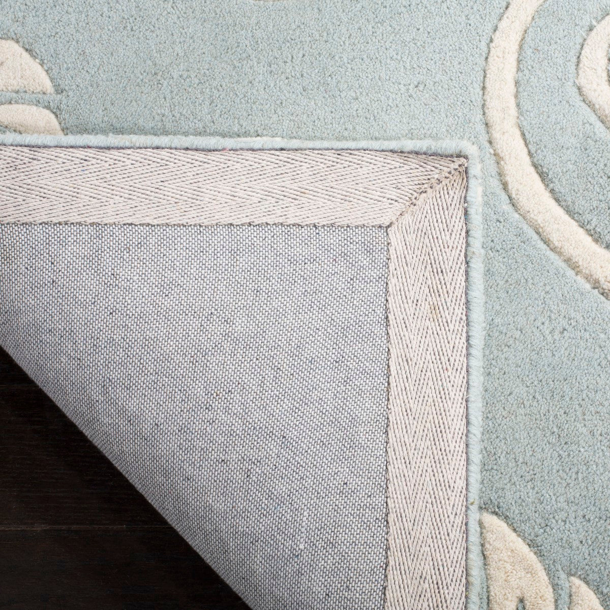Exquisite Soho Hand-Tufted Area Rug with a Timeless Transitional Design, Ideal for Elegant Homes, Crafted from a Soft Blend of Wool and Viscose