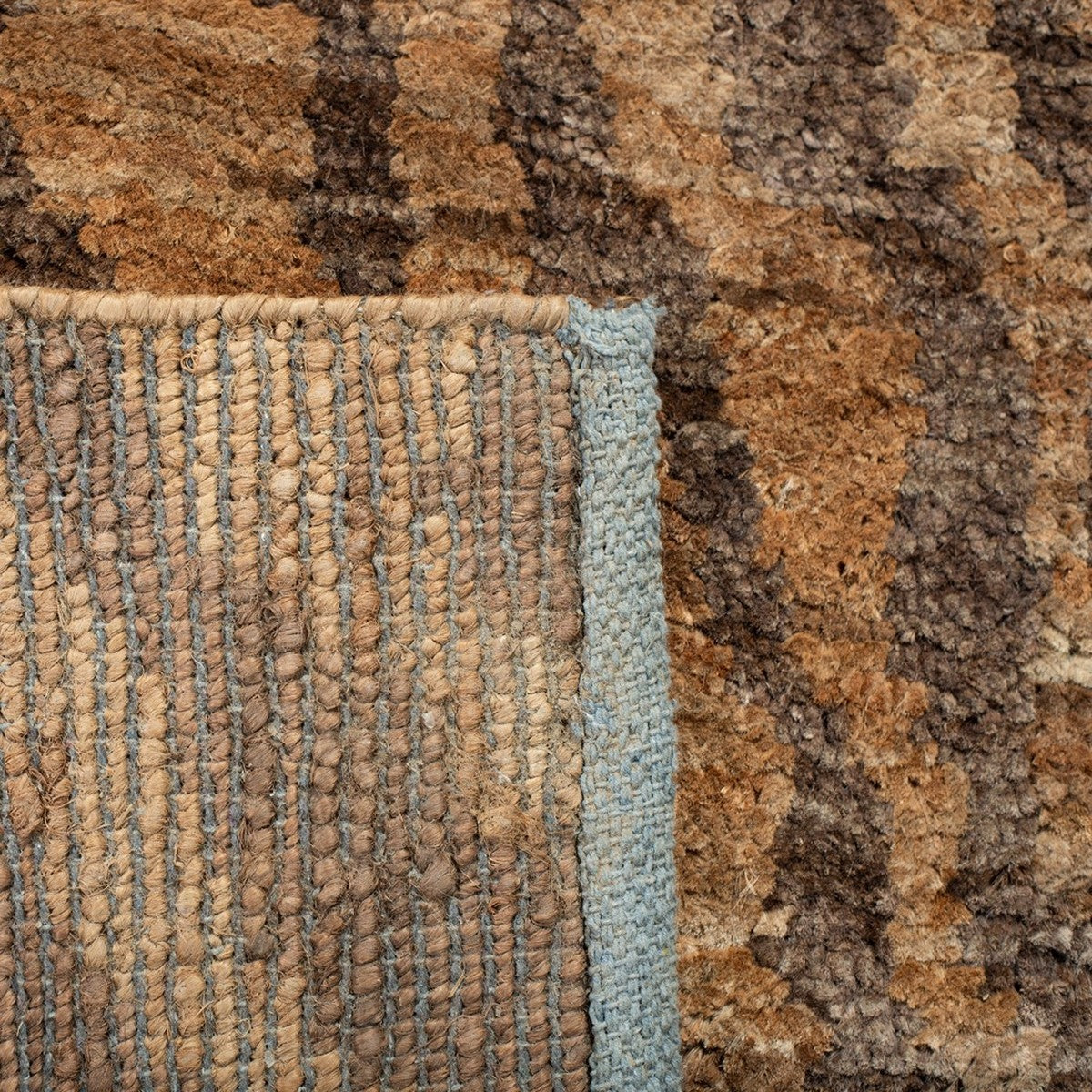 Eco-Friendly, Long - lasting and Graceful Bohemian Style Hand - Knotted Jute and Cotton Floor Rug Ideal for Home Decoration