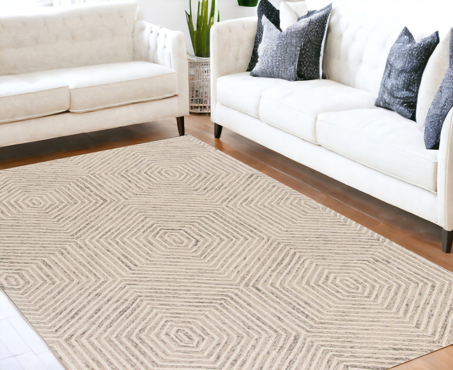 Exquisite Ivory and Gray Geometric Hand - Hooked Wool Area Rug Ideal for Creating a Cozy and Stylish Living Space Decor