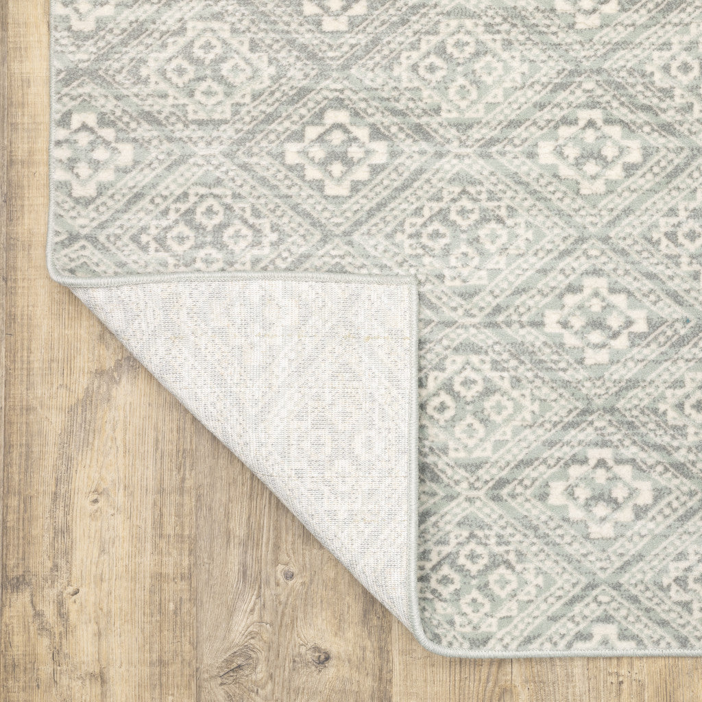 Stain-Resistant Geometric Area Rug in Grey with Cozy Texture, Ideal for Family Homes with Kids and Pets