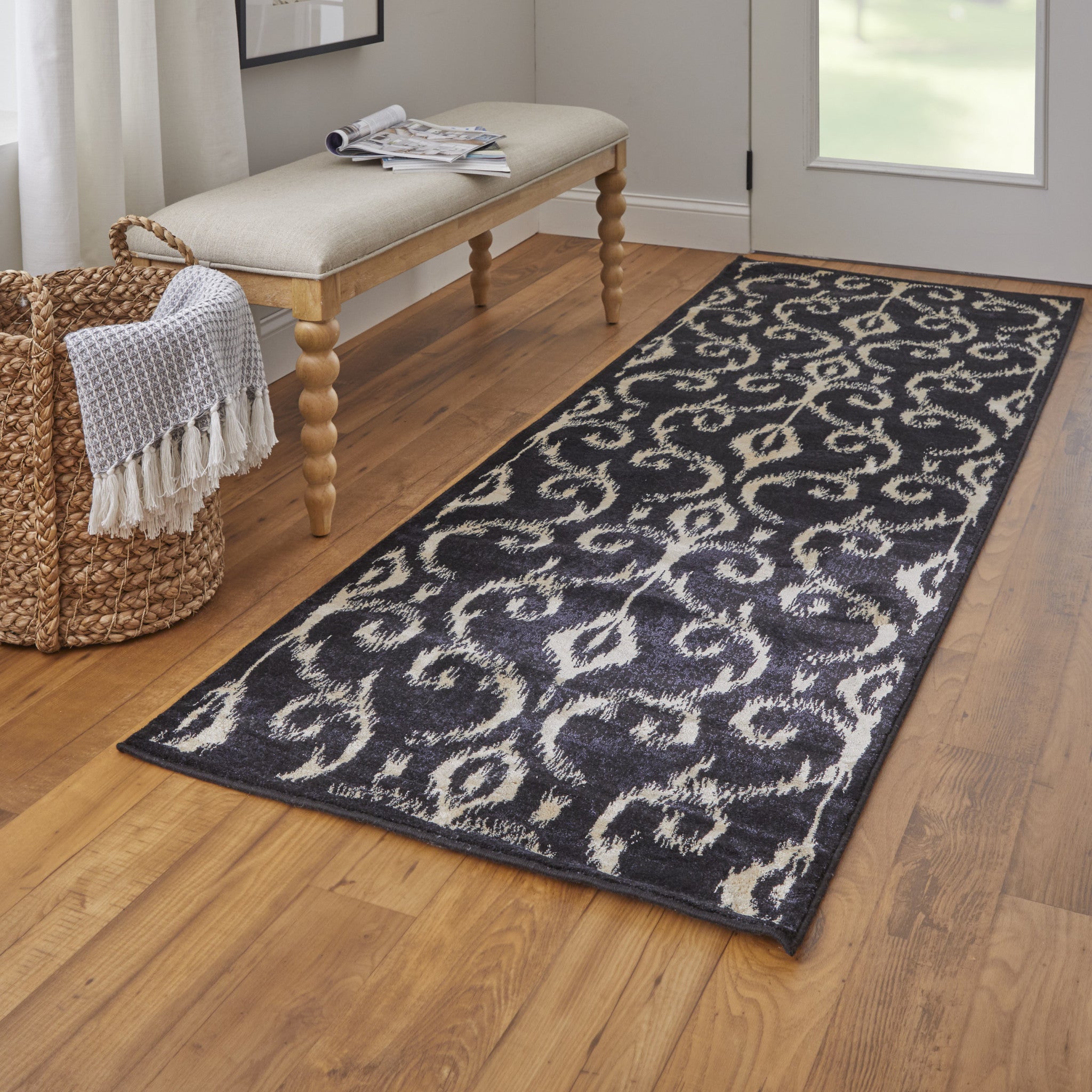 Luxurious Wool Blend Elegant Damask Power Loom Runner Rug for Stylish Homes