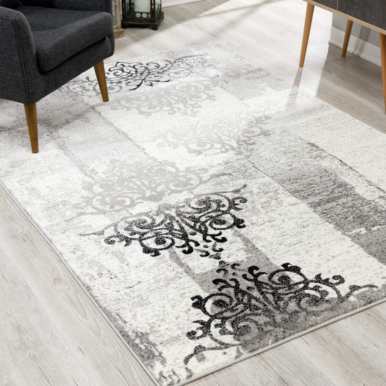 Exquisitely Elegant Gray Damask Patterned Dhurrie Style Runner Rug - A Durable and Stylish Addition for Any Home Decor