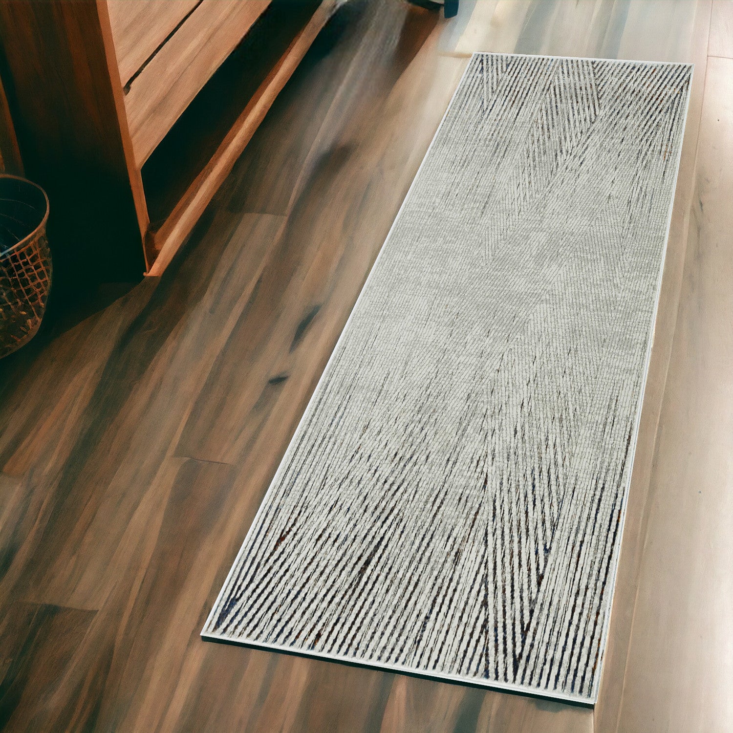 Stylish Transitional Area Rug with Metallic Accents - Modern Machine-Woven Polyester Floor Covering