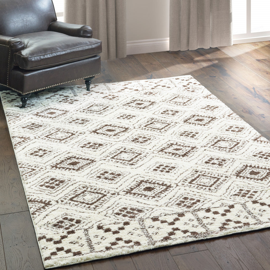 Exquisite Ivory and Brown Geometric Shag Area Runner Rug - Ideal for Homes with Stain Resistance and Soft Comfort