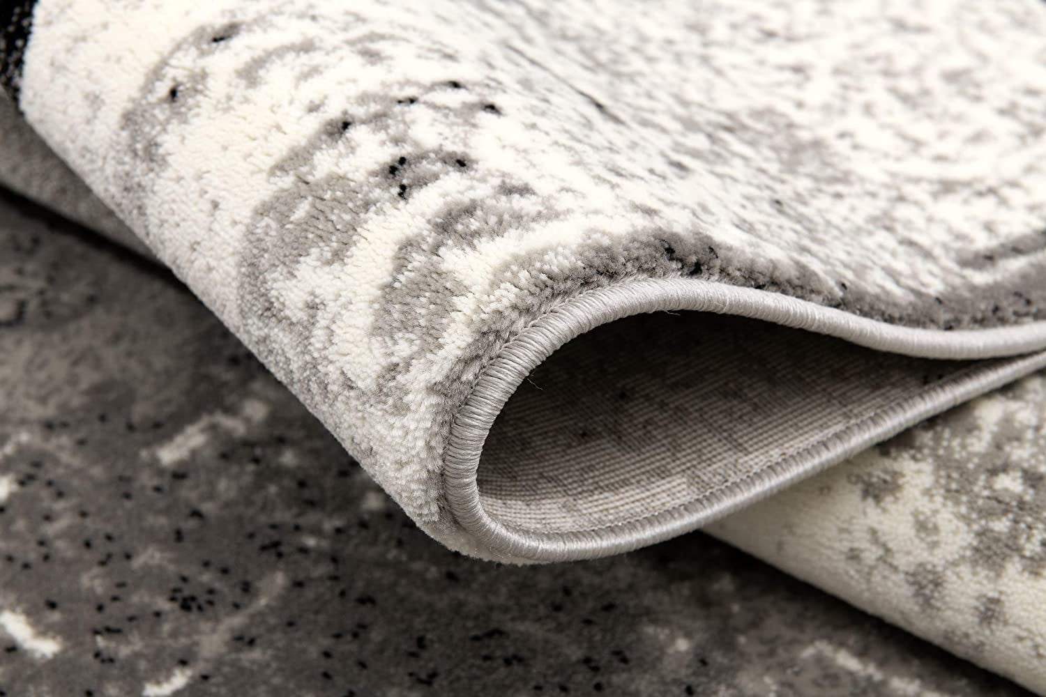 Exquisitely Elegant Gray Damask Patterned Dhurrie Style Runner Rug - A Durable and Stylish Addition for Any Home Decor
