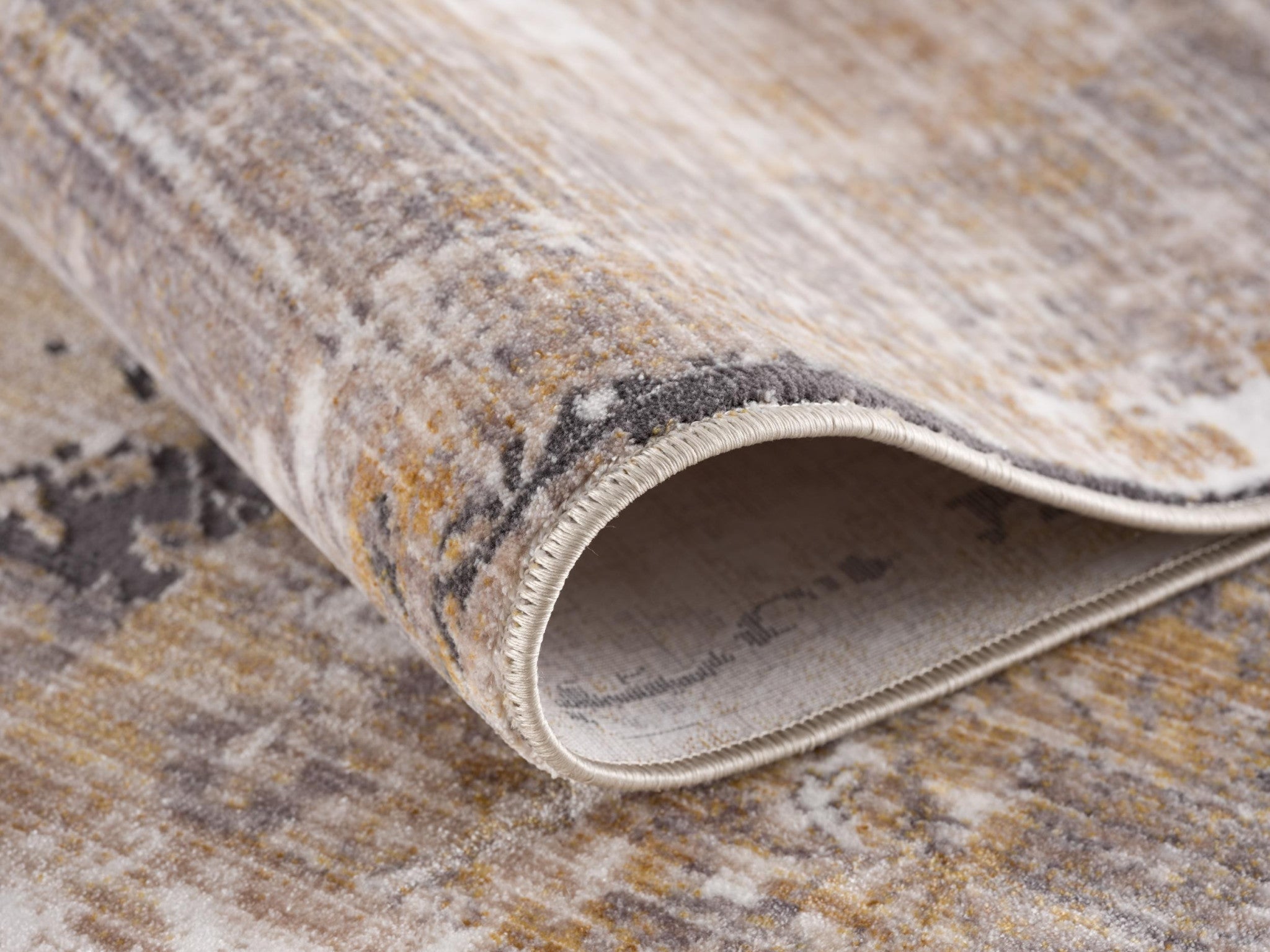 Exquisite Gray and Ivory Oriental Style Power Loom Runner Rug - Ideal Decor for Fashionable Living Spaces and Hallways