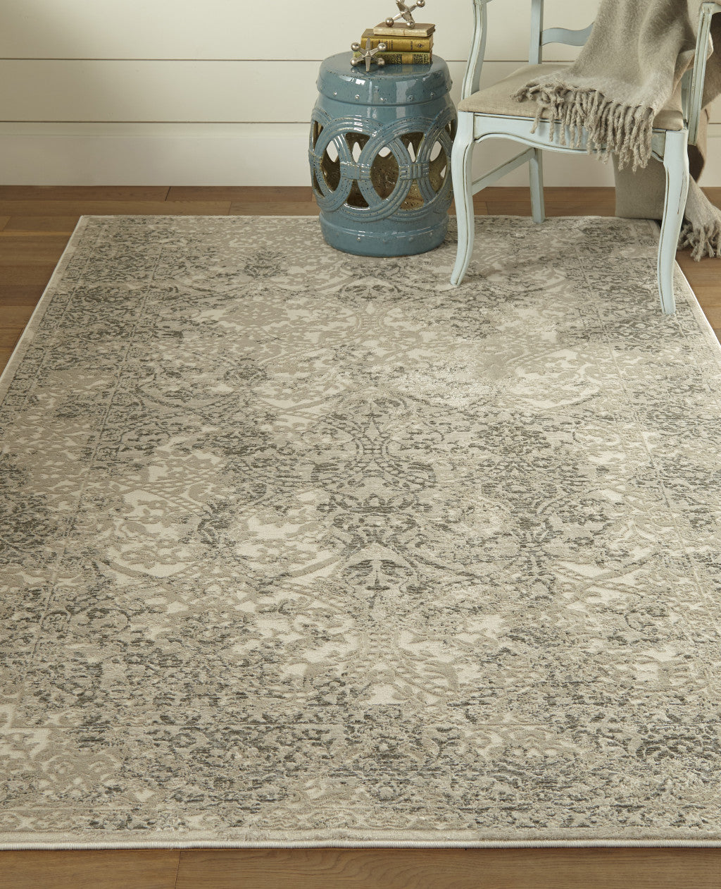 Exquisite Abstract Area Runner Rug with Stain-Resistant Feature, Ideal for Homes with Kids and Pets as a Stylish Home Decor Accent