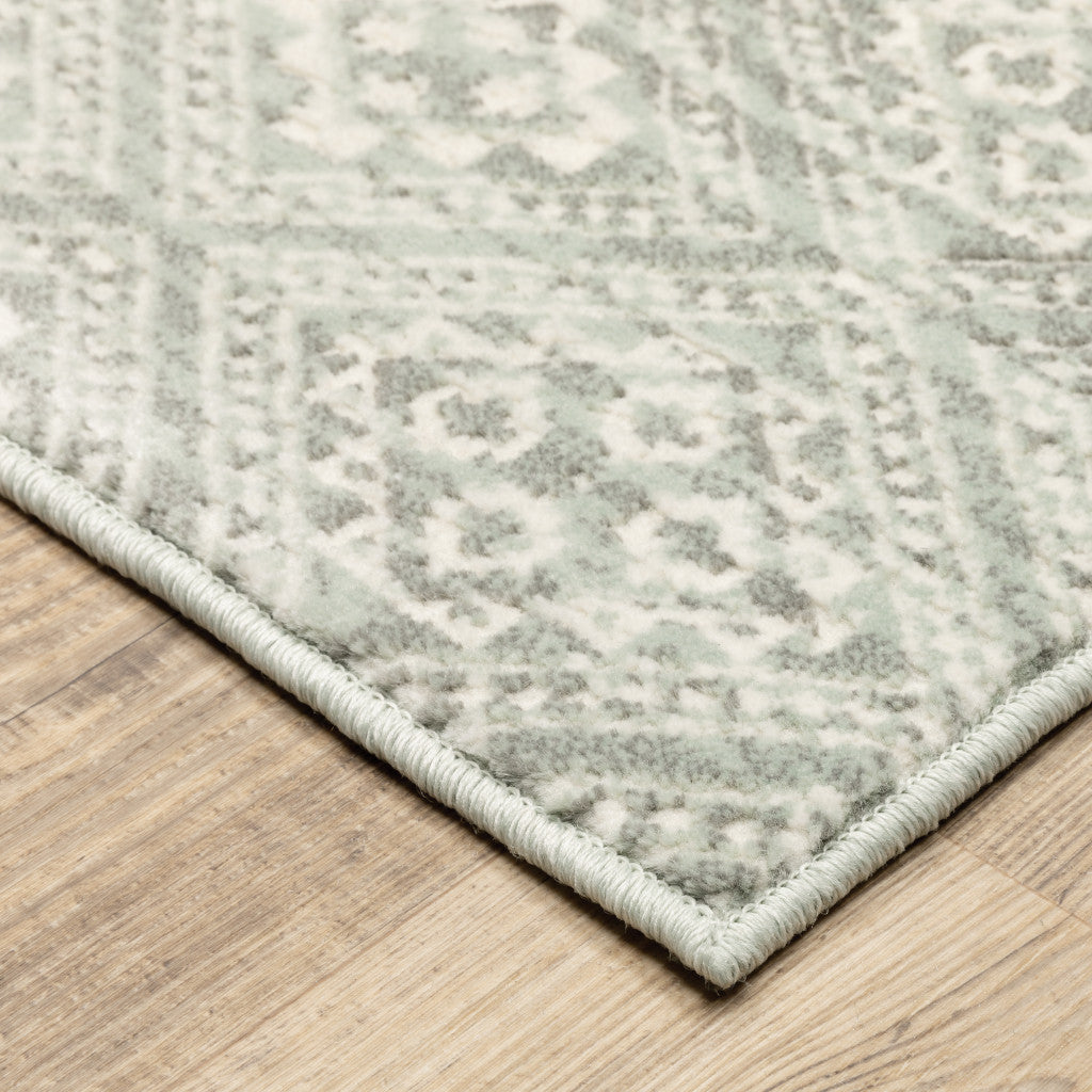 Stain-Resistant Geometric Area Rug in Grey with Cozy Texture, Ideal for Family Homes with Kids and Pets